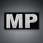 Écusson - « MP » Lettres blanches sur fond noir