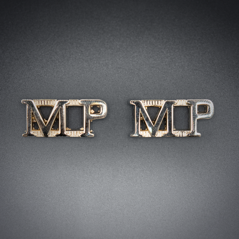 Titres d'épaule en métal « PM » ou « MP »